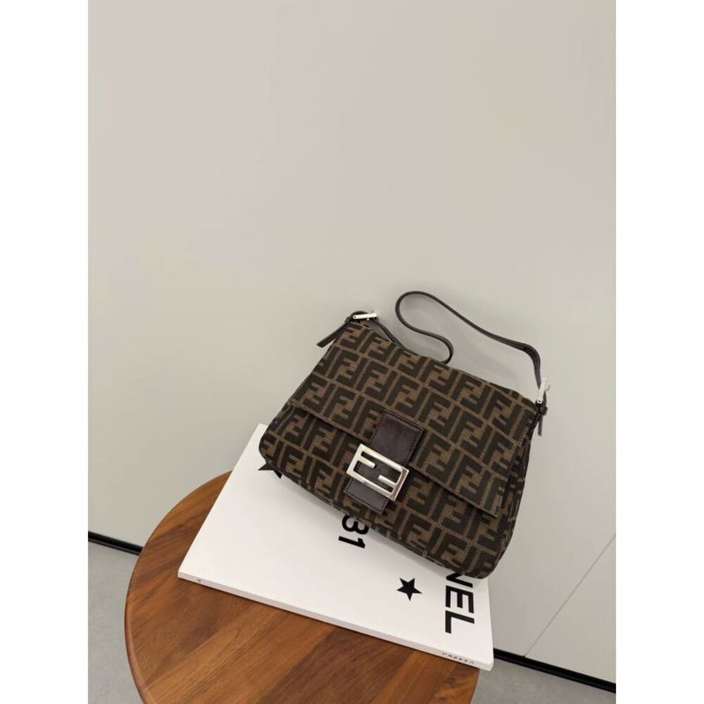 Fendi Women Pre-Loved Bag Very Good Condition